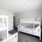 Ideal Family Home, Close to Sportsgrounds, Hospital & Cadia