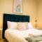 Goldfinch Way Stunning & Spacious Home Sleeps 11