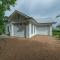 Hamptons Cottage - Refined Living, Light-Filled