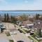 Prairie Oasis I Sleeps 16 l BBQ & Patio l Smart TV - Sylvan Lake