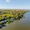 Stay at Sunset Shoreline Lakehouse - Oshkosh