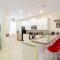 Spacious 5BR Private Pool Beautiful Decor - Davenport