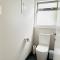 Summer Holiday 4 bedrooms house in Hamilton with pool and spa