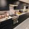 Stylish Super Central Modern Townhouse Retreat