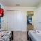 Spacious new 5 br with private pool near Disney