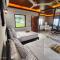 Seaview Mini Chalet by StayCo - DIRECT BEACH ACCESS - 丹绒武雅