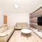Chic and Spacious 3BR Family Home with Garden - Northolt