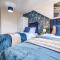Central Coventry Gem: Walk To Attractions Sleeps 9 - 考文垂
