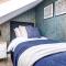 Central Coventry Gem: Walk To Attractions Sleeps 9 - 考文垂