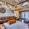 Rustic Elegance 7 Bedrms 4 bath Cathedral Ceilings - Kodiak