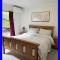 Romantic vintage retreat away in West Auckland