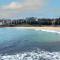 Modern 1BR Abode with Courtyard Steps to the Beach - Sidney