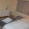 On Site Stays - Cosy ground floor 2 bed with Wifi and lots of Parking - Colchester