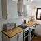 On Site Stays - Cosy ground floor 2 bed with Wifi and lots of Parking - Colchester