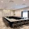 DoubleTree by Hilton Hotel and Conference Center Chicago North Shore - Скоки