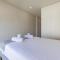 Poolside oasis by Caparica beach