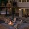 Lakeside Lodge with Studio Apartment - مونتايسلو