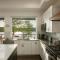 Lakeside Lodge with Studio Apartment - مونتايسلو