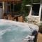 Wimbledon Tennis House with Hot Tub; 4 minute walk - Lontoo