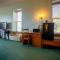 Nuk's Executive Suites - De Pere