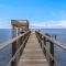 Dock of the Bay - شاطئ سانتا روزا