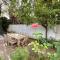 Luxury Apartment with Cosy Garden!