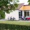 Nice holiday home with garden - Zevenhuizen