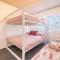 The Poplars, 8-36 Magnus St - fantastic water views, pool and WiFi