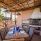 Bild des Rustic Apartment near La Conia Beach with Parking!