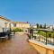 Holiday villa with pool and sea view!