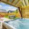 City to Country Retreat Luxury Cottage with Hot Tub - Toppesfield