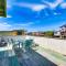 Peaceful Eureka Beach Cottage with 30-Foot Dock - Юрика