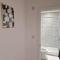 Modern, stylish and homely studio APT with separate kitchen and bathroom - Kent