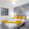 Modern Comfort, 4-BR, Sleeps 8, Ensuite - Northampton