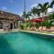 Noa, 3 Bed Luxury Villa, Large Pool in Oberoi Street;