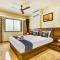 Super Townhouse OAK Hotel Chaitanya Executive Near Fun Time Multiplex - Púna