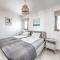 Townhouse in Capistrano village with 2 pool areas - Nerja
