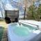 Blair Tiny House with Private Hot Tub - Fife - Loch Leven - Lomond Hills