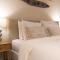 Six Boutique Hotel
