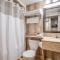 Monte Carlo Inn Barrie - Newly Renovated