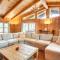 Treehouse-Style Cabin, 1 Mi to Massanutten Resort