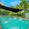 'Serenity at The Edge' A Private Poolside Apartment - Cairns North
