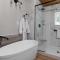 Spacious Cabin Near Hocking Hills and Caves with Hot Tub and Firepit - Laurelville