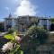 Rocket House - Large family home perched above the river - Dittisham