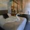 Stonehenge Inn & Shepherd's Huts - Durrington