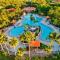 Falling Waters ! Largest Heated Saltwater Pool In Naples - نيبلس