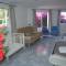 11 bedrooms, 5 bathrooms, Full AC, Jacuzzi, large pool, BBQ, pingpong