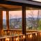 Mountainscape - Brand New Cabin w Views - HotTub - FireTable - PS5 - PoolTable - 3 Pools - 加特林堡
