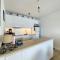 Appartement en bord de mer avec terrasse et parking - FR-1-361-85