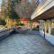 Grouse Cheerful large private bedroom, bath, shared deck, pool, hot tub - North Vancouver